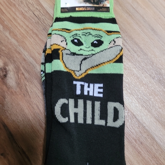 2 Pair of Men's 6-12 Star Wars Mandandrian Socks - Picture 3 of 4